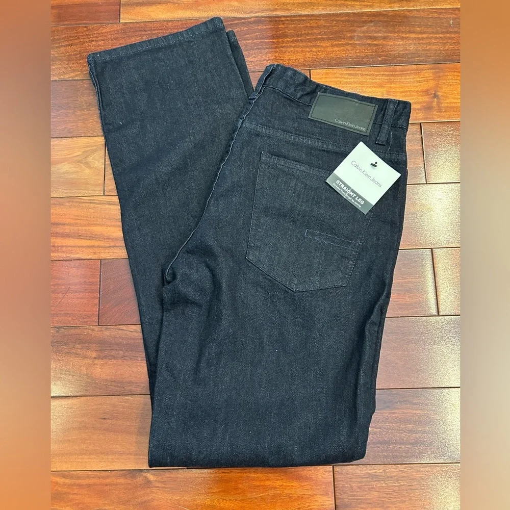 NWT-Calvin Klein Jeans Men's Straight Leg Dark Wash W32/L32 - Picture 1 of 9